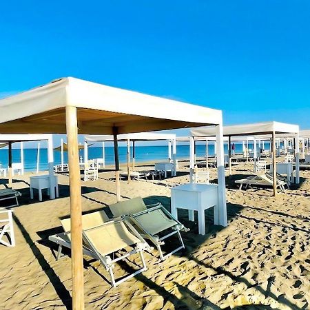 تيرّينْيا Regina Del Mare Holiday Apartments المظهر الخارجي الصورة
