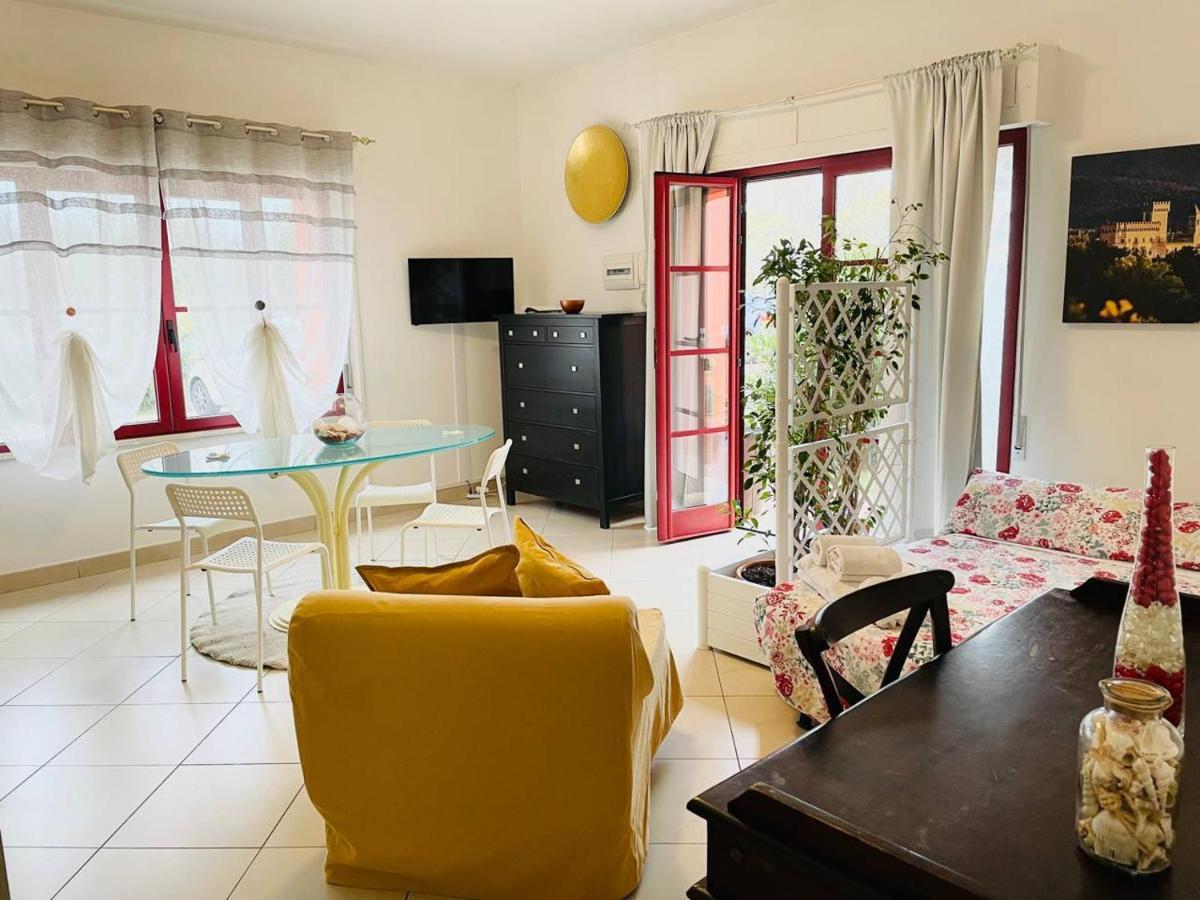 تيرّينْيا Regina Del Mare Holiday Apartments المظهر الخارجي الصورة