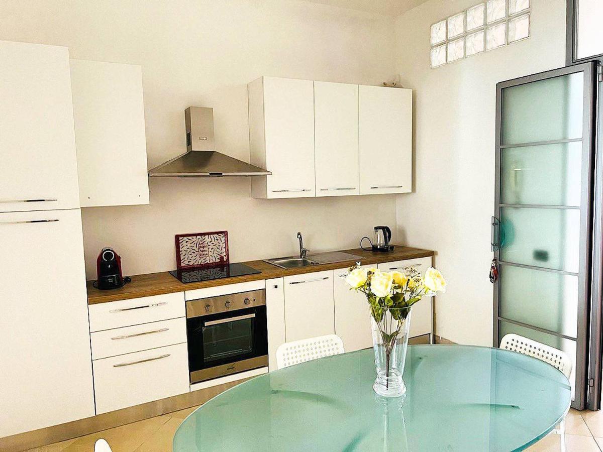 تيرّينْيا Regina Del Mare Holiday Apartments المظهر الخارجي الصورة