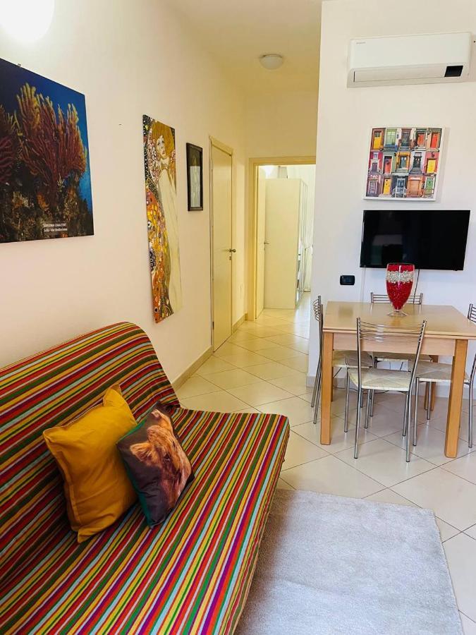 تيرّينْيا Regina Del Mare Holiday Apartments المظهر الخارجي الصورة