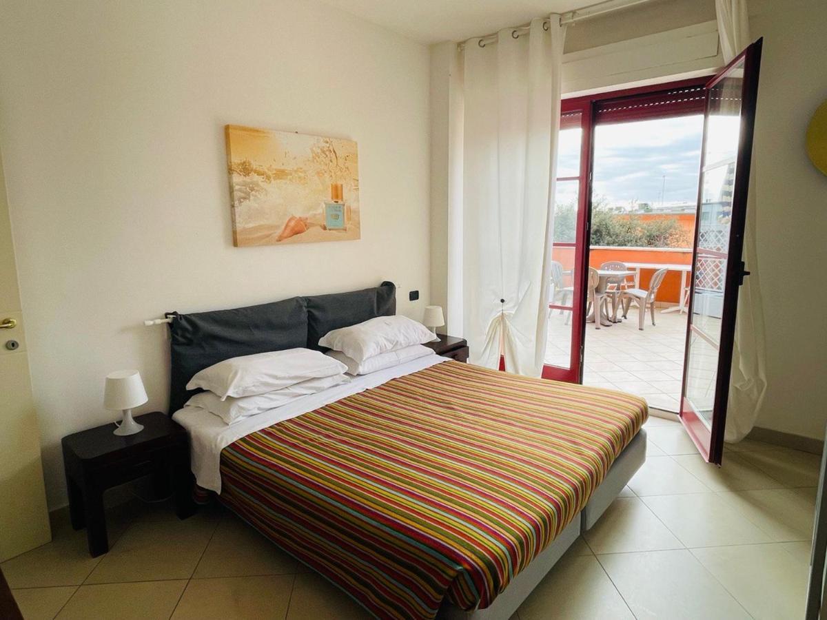 تيرّينْيا Regina Del Mare Holiday Apartments المظهر الخارجي الصورة