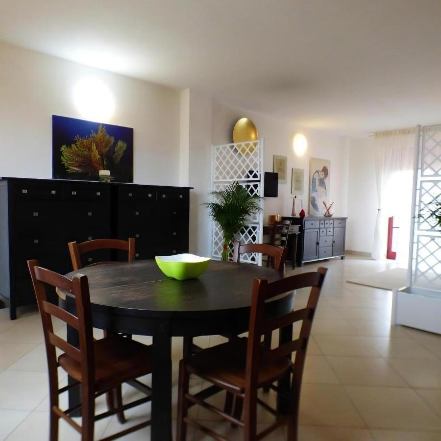 تيرّينْيا Regina Del Mare Holiday Apartments المظهر الخارجي الصورة