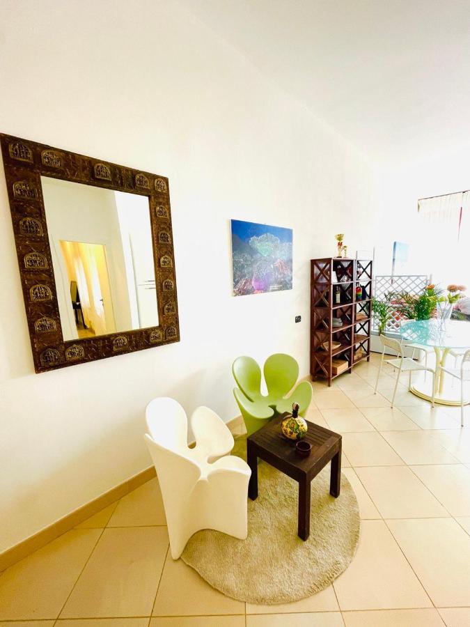 تيرّينْيا Regina Del Mare Holiday Apartments المظهر الخارجي الصورة